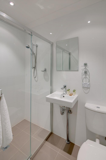 Bathroom 4