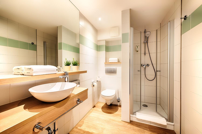 Bathroom 2, Hotel Sachsen-Anhalt, Börde