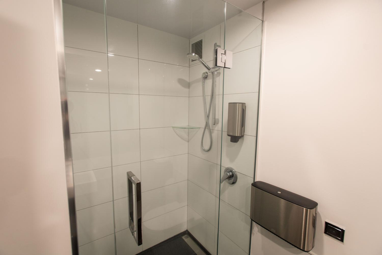 Bathroom 4, Hotel Give, Christchurch