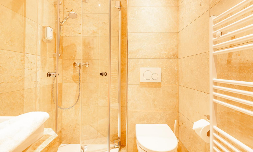 Bathroom 4, Hotel Friese, Aurich