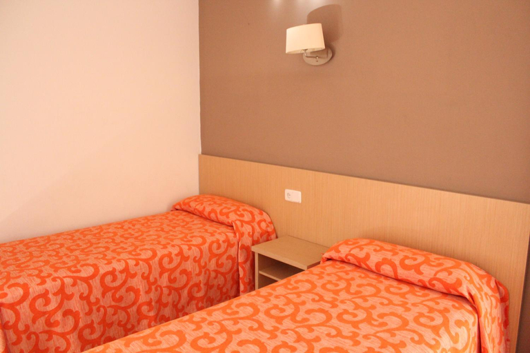 Bedroom 3, Apartamentos Orvay, Baleares