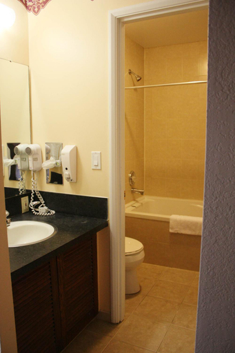 Bathroom 4, Relax Inn Chehalis, Lewis