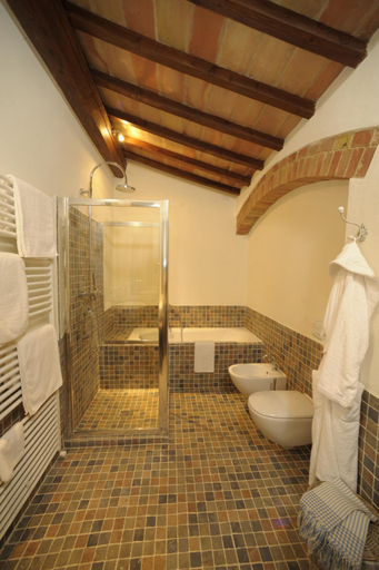 Bathroom 2, Tenuta Santo Pietro, Siena