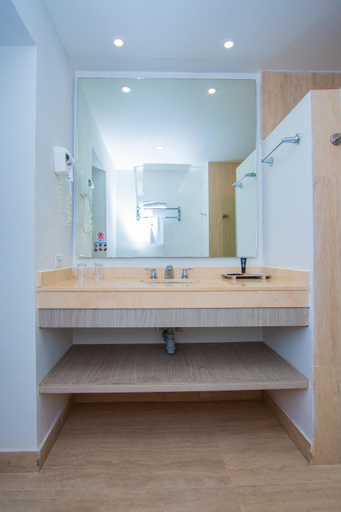 Bathroom 5, Tamaca Beach Resort, Santa Marta (Dist. Esp.)