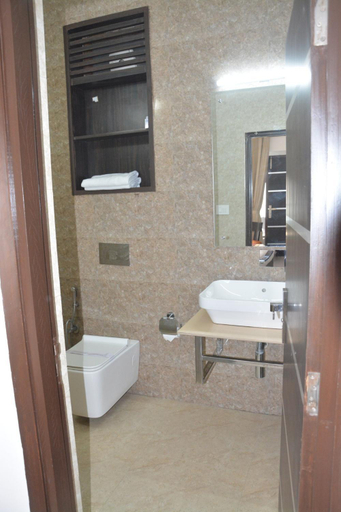 Bathroom 4, Golden Sunrise Hotel, Nainital