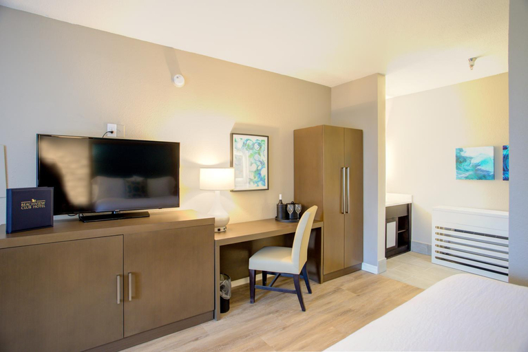 Bedroom, The Beachview Club, Glynn