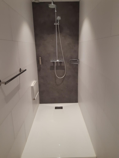 Bathroom 3, RAVeL Hotel Cyrano, Liège