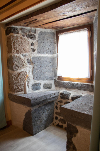 Bathroom 3, L'Abri du Berger, Puy-de-Dôme