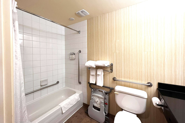 Bathroom 5, Ramada by Wyndham Prince Albert, Division No. 15