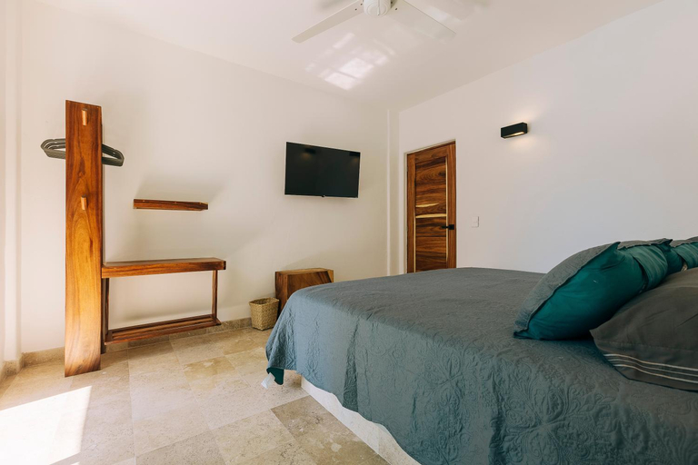 Bedroom 2, Casa Alkhuzamaa, José Azueta