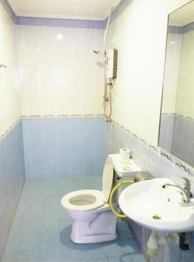 Bathroom, Globallon Hotel Apartment, Malacca City