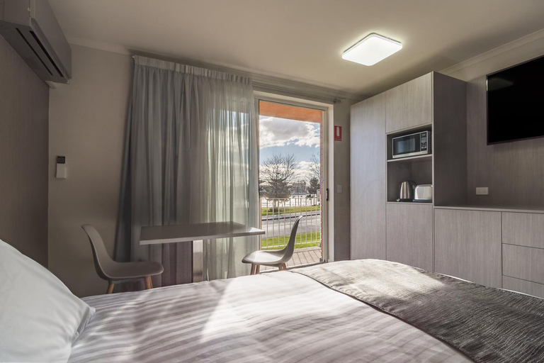 Bedroom 3, Argosy Motor Inn                                                                            , Devonport