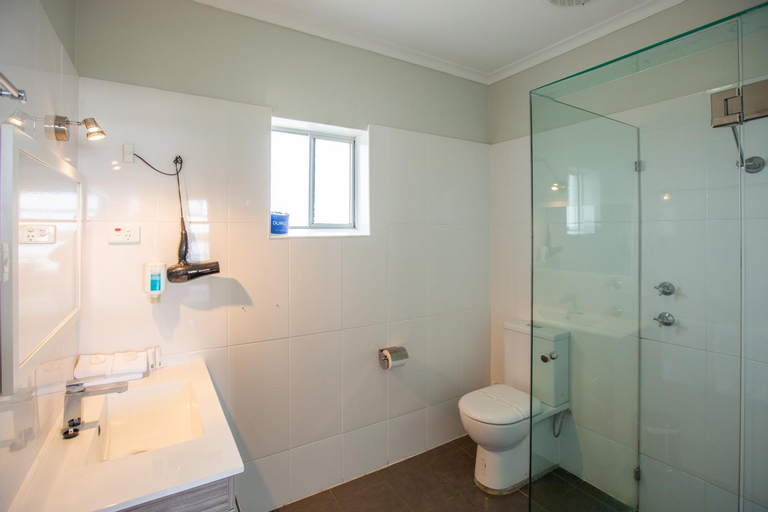 Bathroom 8