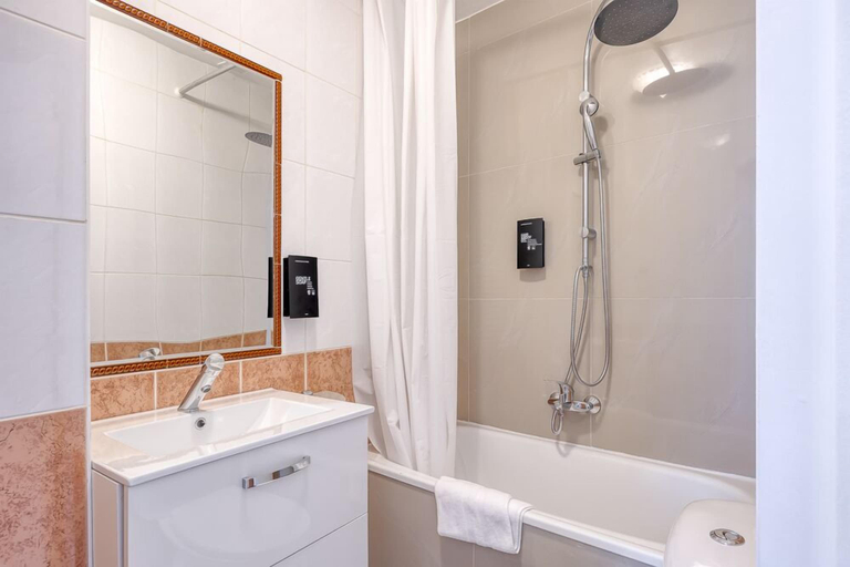 Bathroom 4, Beverly Hills Hotel, Bruxelles