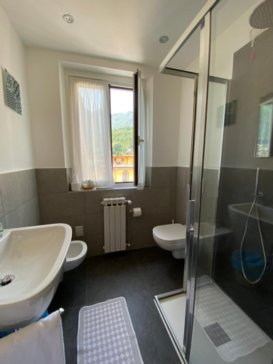 Bathroom 5