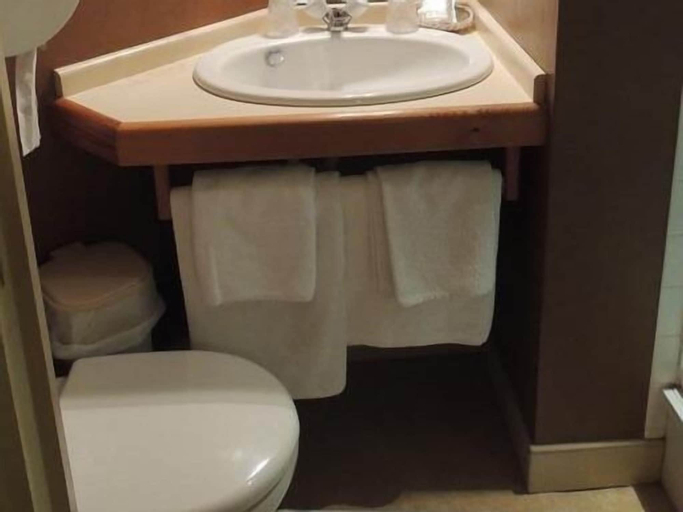 Bathroom 5