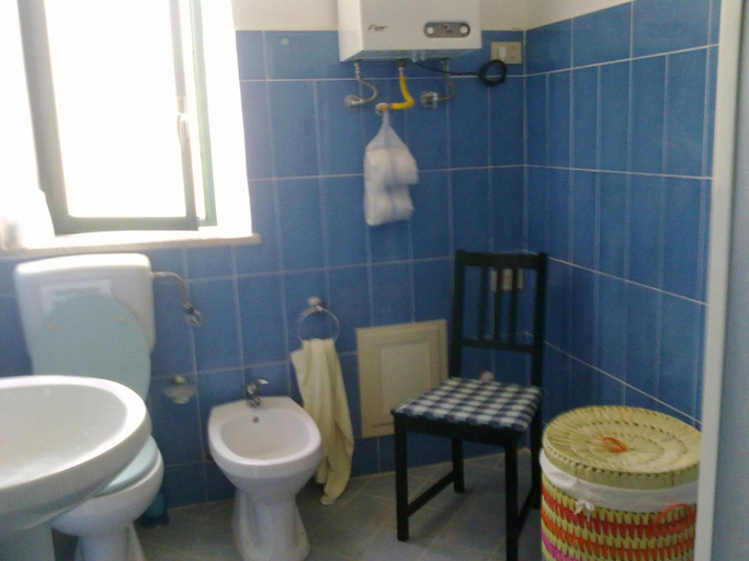 Bathroom, La Caletta, Palermo