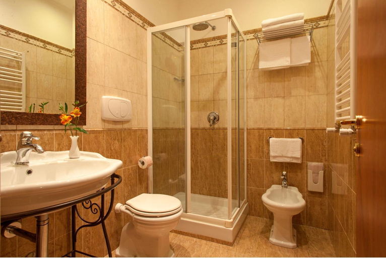 Bathroom 4, Hotel Piemonte, Rome