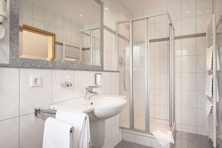 Bathroom, Hotel Heuboden, Breisgau-Hochschwarzwald