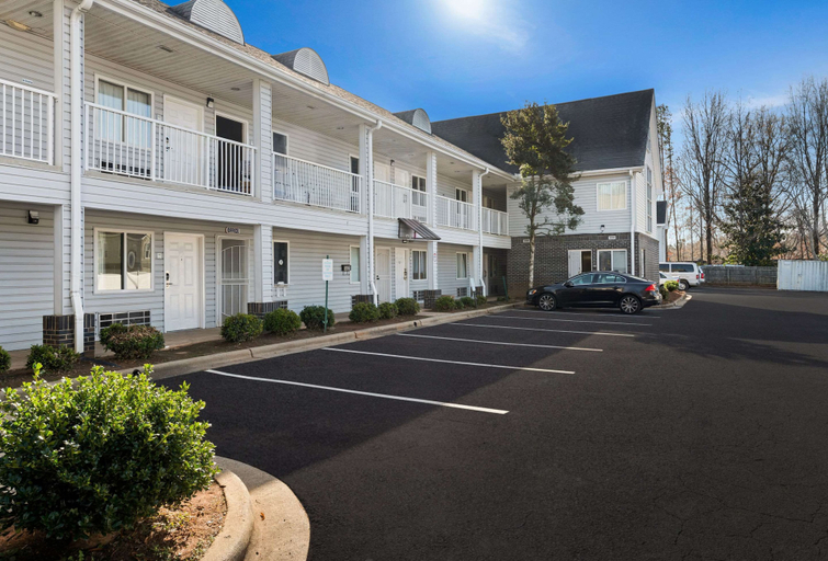 Exterior & Views 2, Rodeway Inn Charlotte Independence Blvd., Mecklenburg