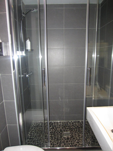 Bathroom 4, Villa Margaux, Paris