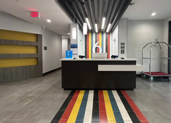Public Area 2, Motel 6 Dallas, TX - Methodist Charlton Medical Ctr., Dallas