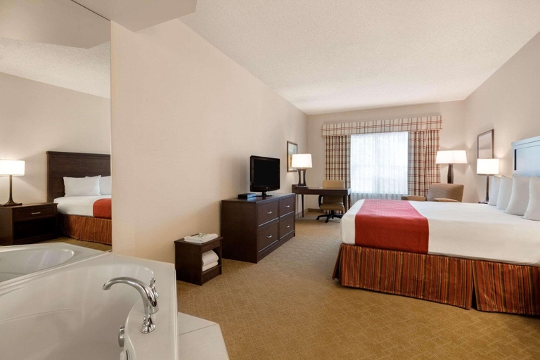 Bedroom 4, Country Inn & Suites by Radisson, Calgary-Northeast, Division No. 6
