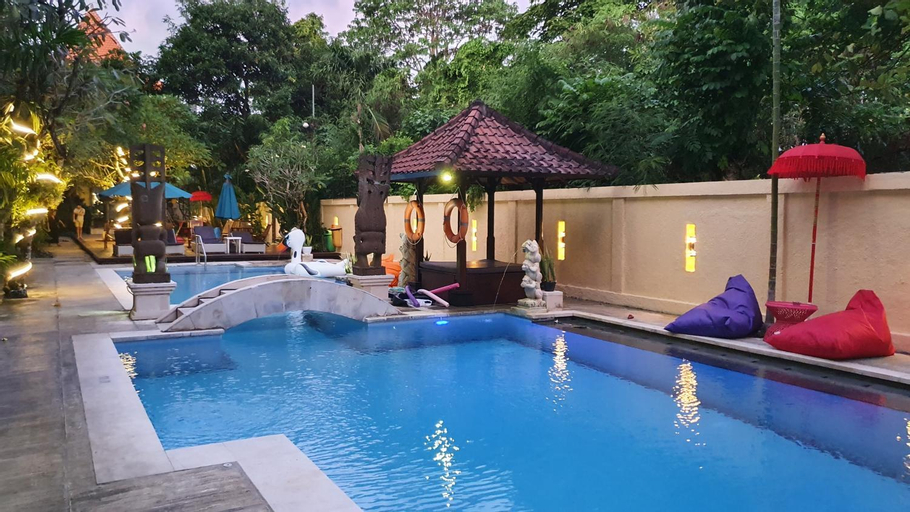 Swimming Pool 12