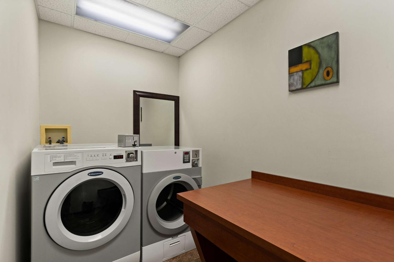 Bathroom 4, Best Western Plus Orangeville Inn & Suites, Dufferin
