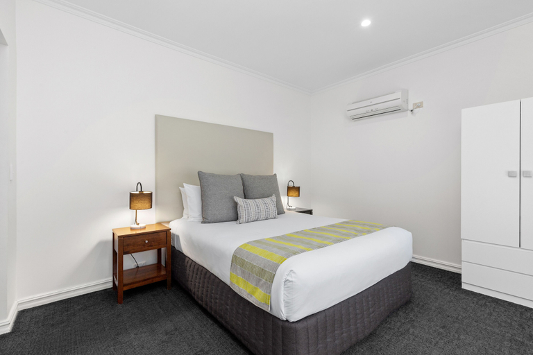 Bedroom 3, All Seasons Resort, Gr. Bendigo - Inner East