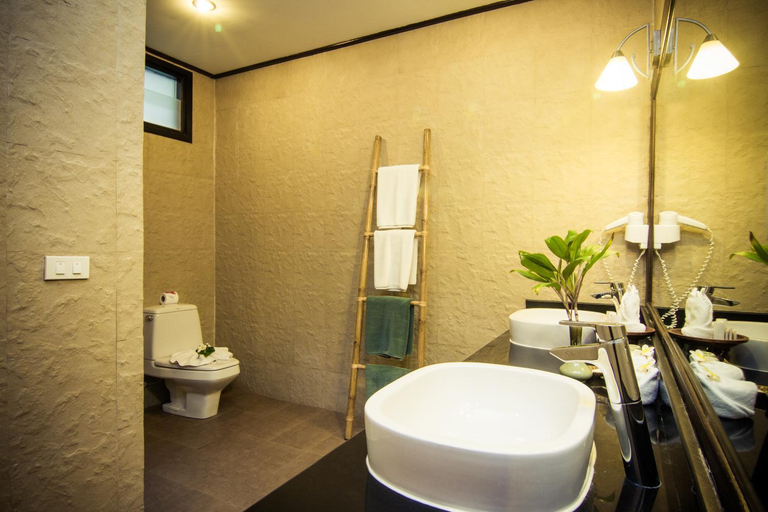 Bathroom 4, Cocopalm Beach Resort, Ko Samui