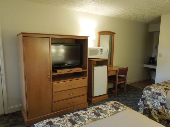Bedroom 2, Wildwood Inn, Boone