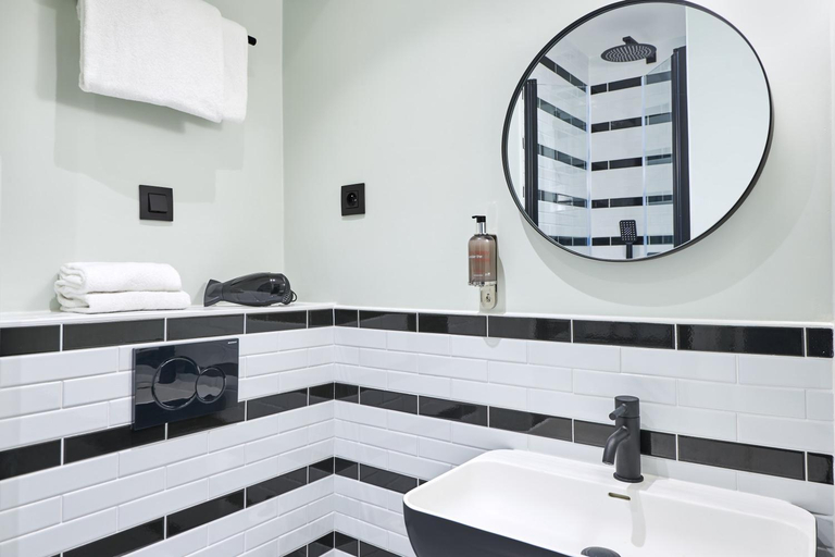 Bathroom 4, Hotel Opera Vivaldi, Paris