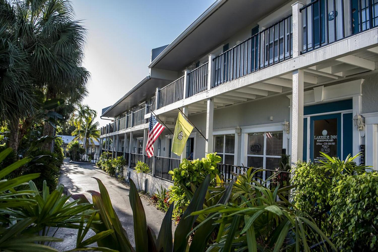 Marco Island Lakeside Inn, Collier