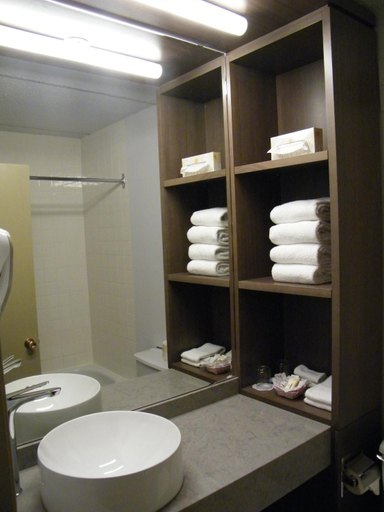 Bathroom, Auberge de la Baie, Gloucester