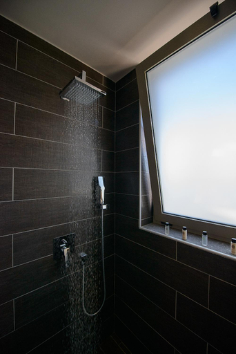 Bathroom 4, Lenikos Resort, Crete