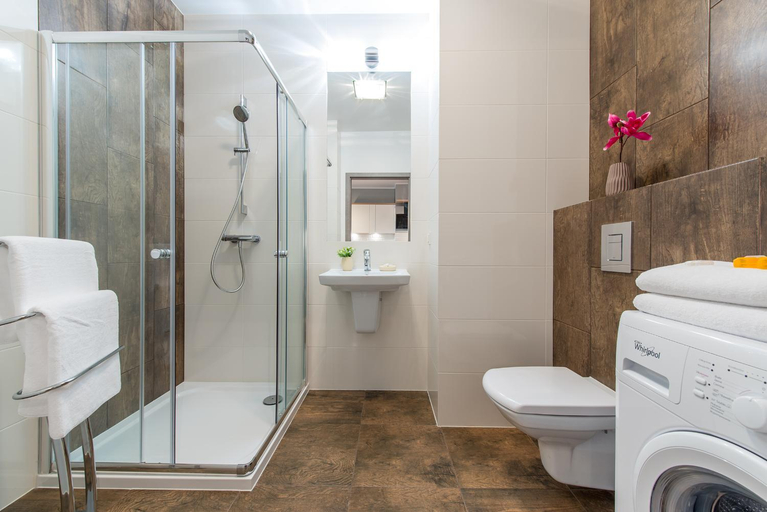 Bathroom 4, P&O Apartments Gieldowa, Warsaw