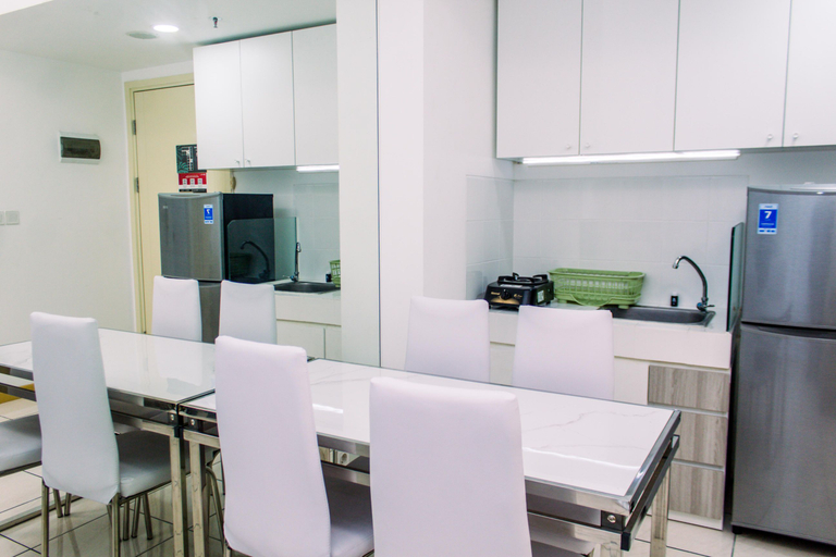 Others 4, Warm and Minimalist 3BR Apartment at M-Town Residence By Travelio, Tangerang
