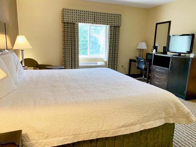 Bedroom 2, Whitney Inn & Suites, New Haven