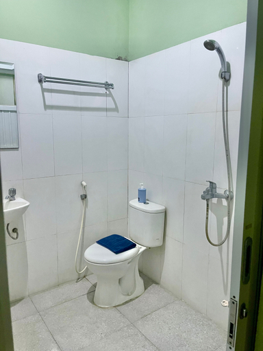Bathroom 5, Telu Telu Solo, Solo
