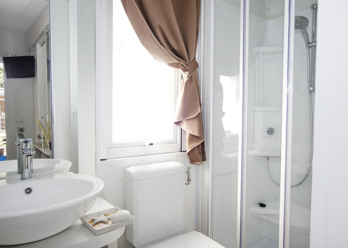 Bathroom 4, Camping Village Baia Azzurra, Grosseto