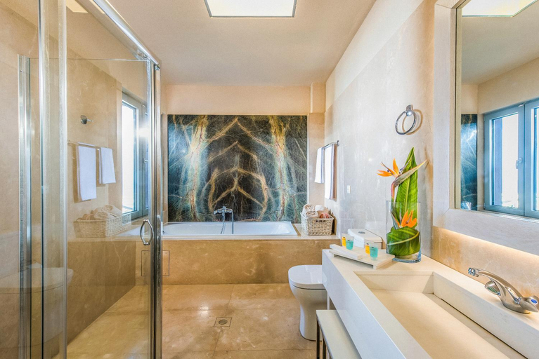 Bathroom 5, Blue Bay Resort, Crete