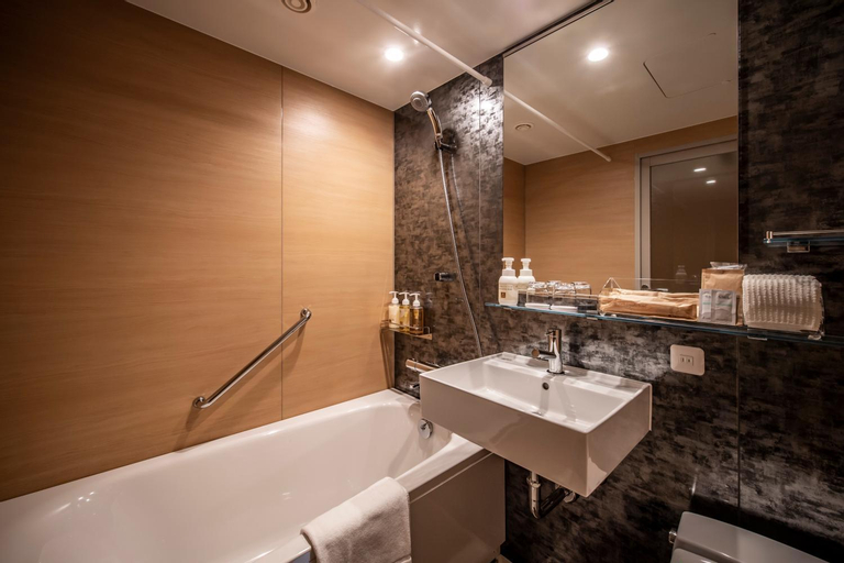 Bathroom 16
