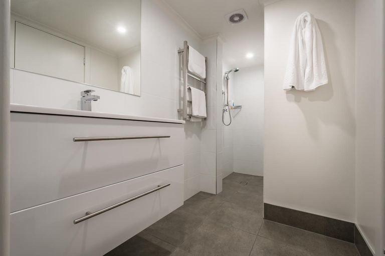 Bathroom 3, Argosy Motor Inn                                                                            , Devonport