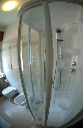 Bathroom 3, Hotel Ristorante Tegorzo, Belluno