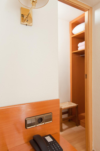 Bedroom 3, Everest, Barcelona