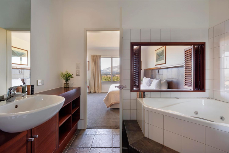 Bathroom 2, Terrace Downs, Selwyn