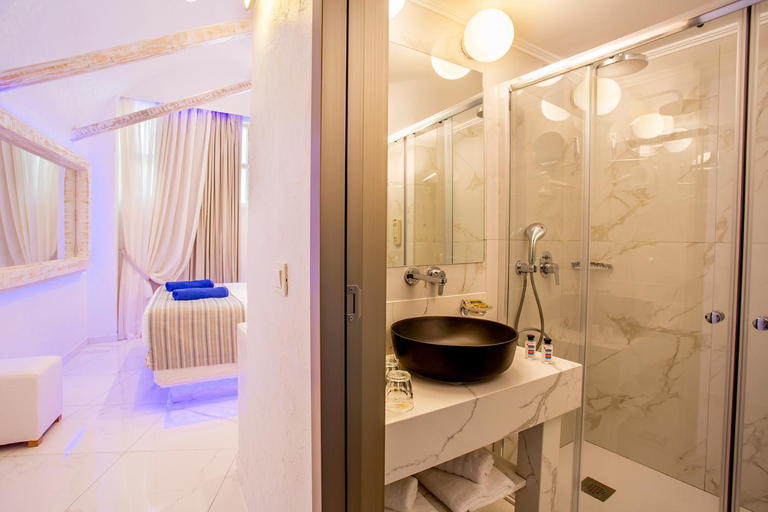 Bathroom 5, Rhodos Horizon Blu, South Aegean