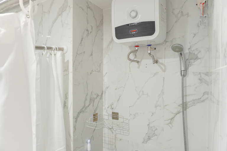 Bathroom 5, Good Choice Studio Apartment Anwa Residence Bintaro By Travelio, Tangerang Selatan
