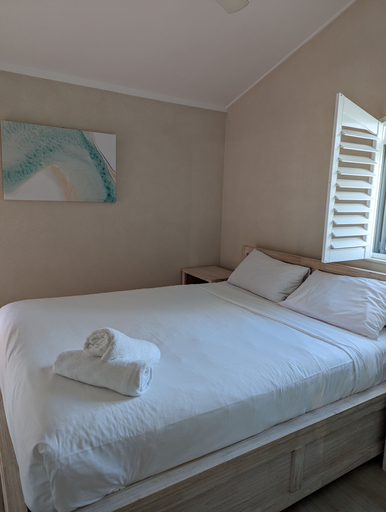 Bedroom 2, Byron Bay Beachfront Apartments, Byron